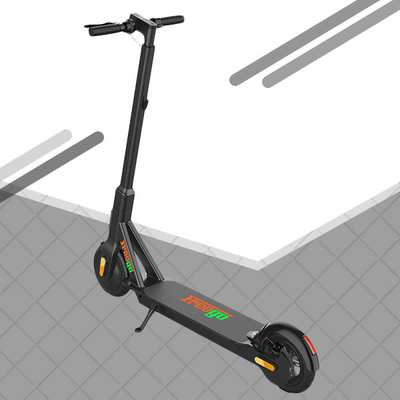 Wspaniałe sporty na świeżym powietrzu o dużej prędkości, współdzielące elektryczny hulajnoga