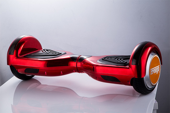 6.5-calowy elektryczny czerwony samobalansujący hoverboard z diodami LED o prędkości 8 km / h